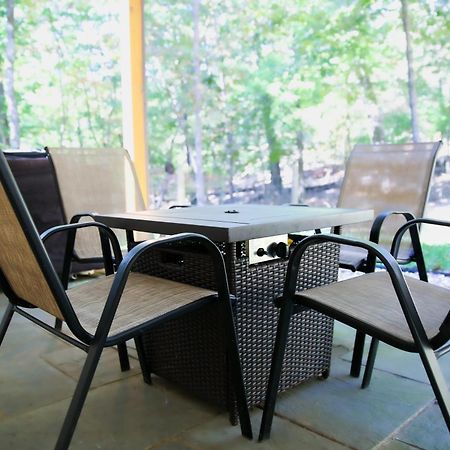 Peaceful Modern Chalet In Ellijay Exteriör bild