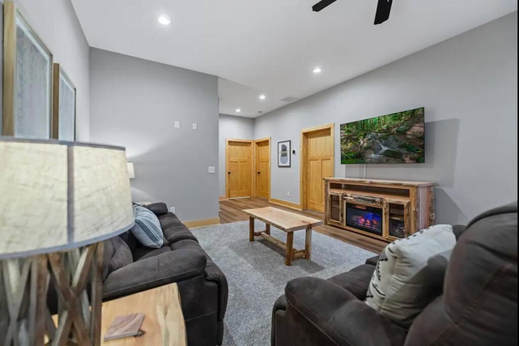 Peaceful Modern Chalet In Ellijay Exteriör bild