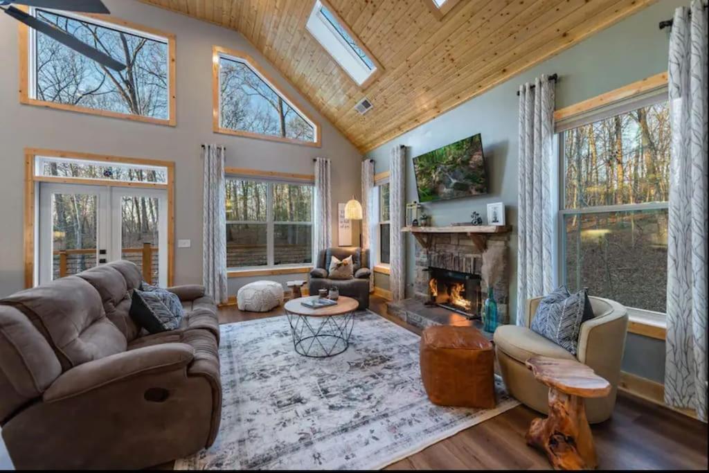 Peaceful Modern Chalet In Ellijay Exteriör bild